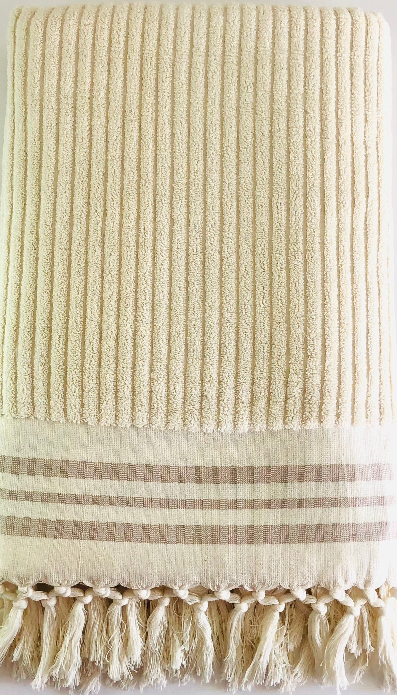 Thick looped towel - medium sized bath towel