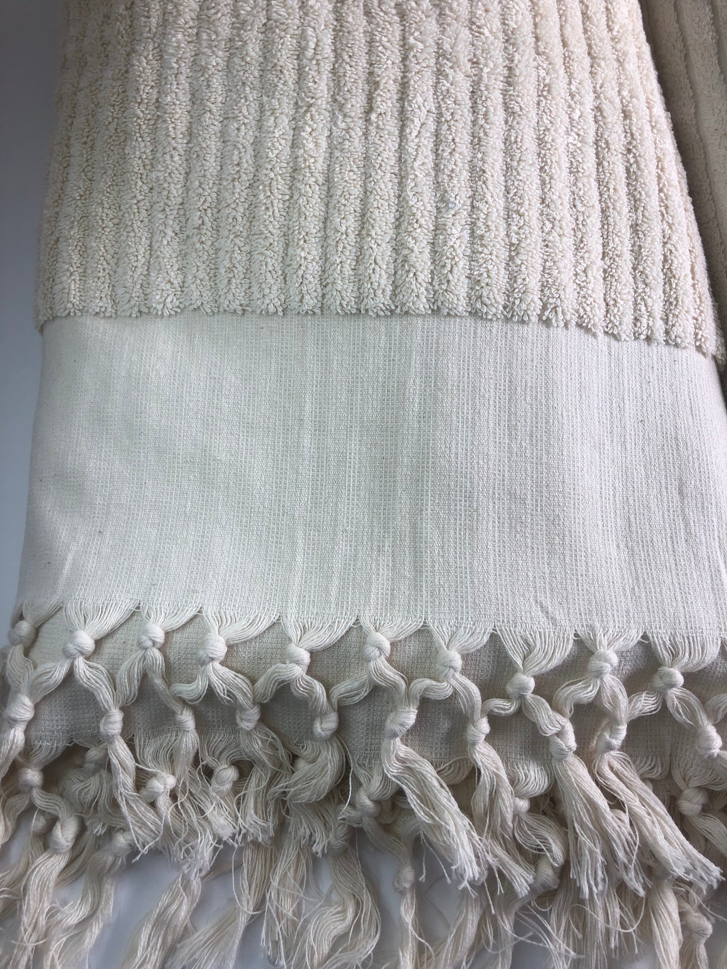 Thick looped towel - medium sized bath towel