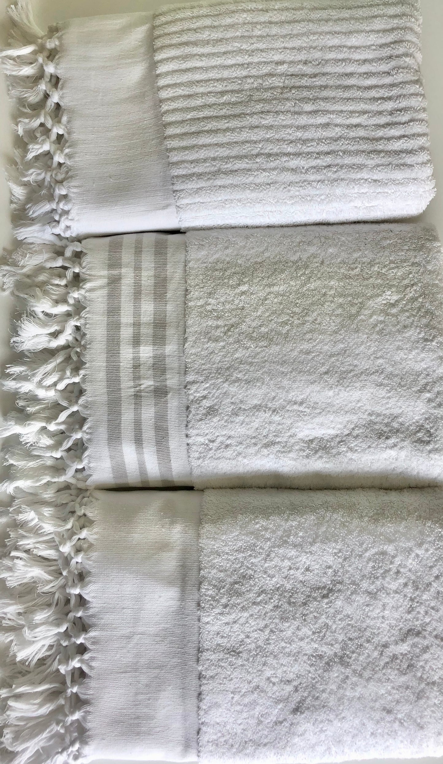 Thick looped towel - medium sized bath towel