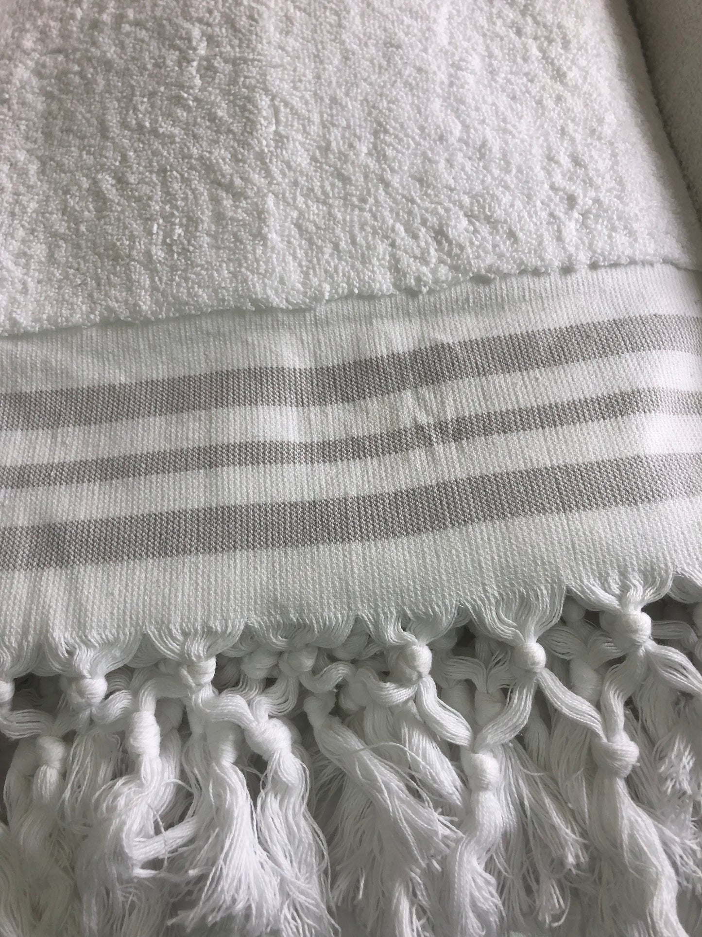 Thick looped towel - medium sized bath towel