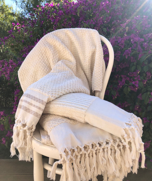 Thick looped towel - medium sized bath towel