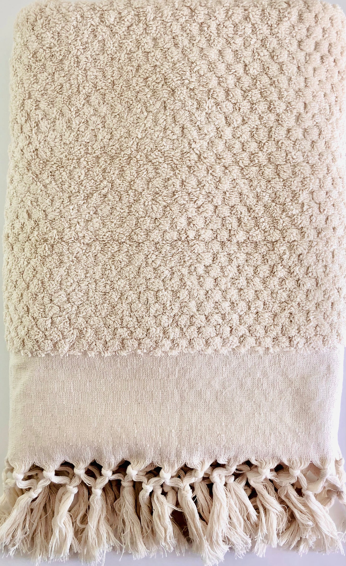 Thick looped towel - medium sized bath towel